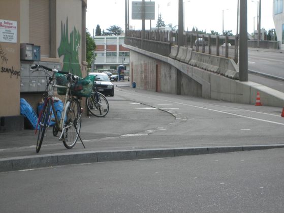 Schwelle Einfahrt H�ningerstr. in Lothringerkreise