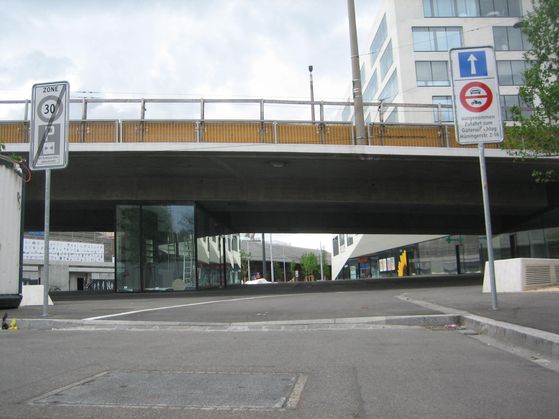 Schwelle Einfahrt Vogesenstr. auf Vogesenplatz